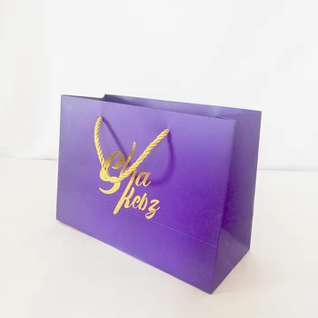 1000 бр./лот, продажбите на едро на поръчка, в хартиена опаковка с логото, лилаво подаръчни торбички за пазаруване, опаковане на бижута, луксозен златен лого с принтом