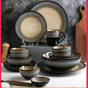 Европейският ретро комплект съдове за готвене с ръчно рисувани, лека луксозна купа, Комбинация от пръчици за хранене, висококачествено с чиния, керамика
