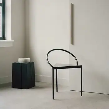 Трапезария стол, италиански минималистичен творчески скандинавски триъгълник, вътрешно изкуство, B & B, дизайнерски модел Мебели за трапезария