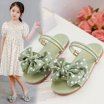 Чехли за момичета, корейската версия, обувки принцеса с мека подметка, лято 2023, нов стил, който малко момиченце носи у дома и на улицата за малки деца